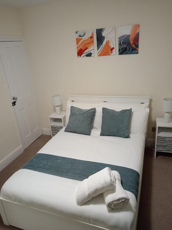 Charter House With Good Wifi * Chatham (Kent)